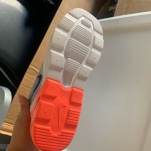 Women’s Nike shoes size 9.5